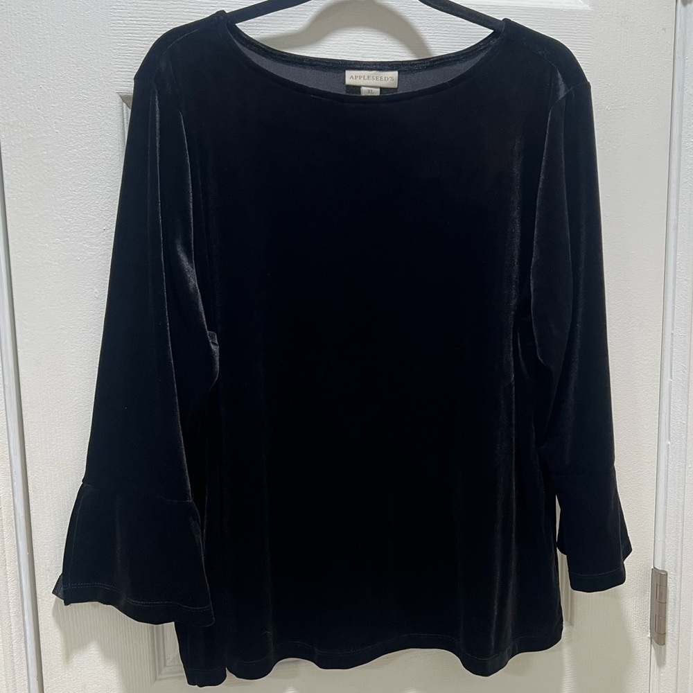 APPLESEED'S Black Velvet Bell-Sleeve Top. SIZE X-LARGE EUC